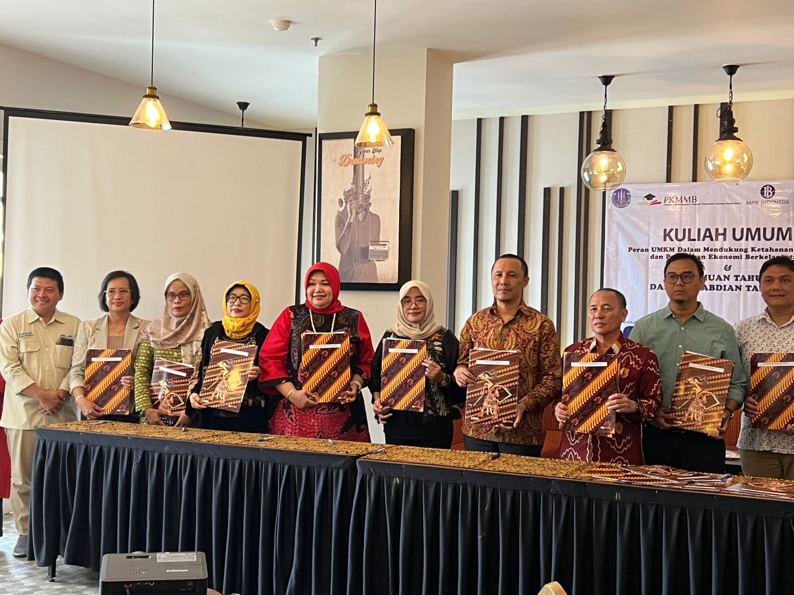Koordinator Prodi MM FEB UNP mengikuti Kegiatan Tahunan Keanggotaan Perkumpulan Komunikasi Magister Manajemen Nusantara Wilayah Barat di Bangka Belitung